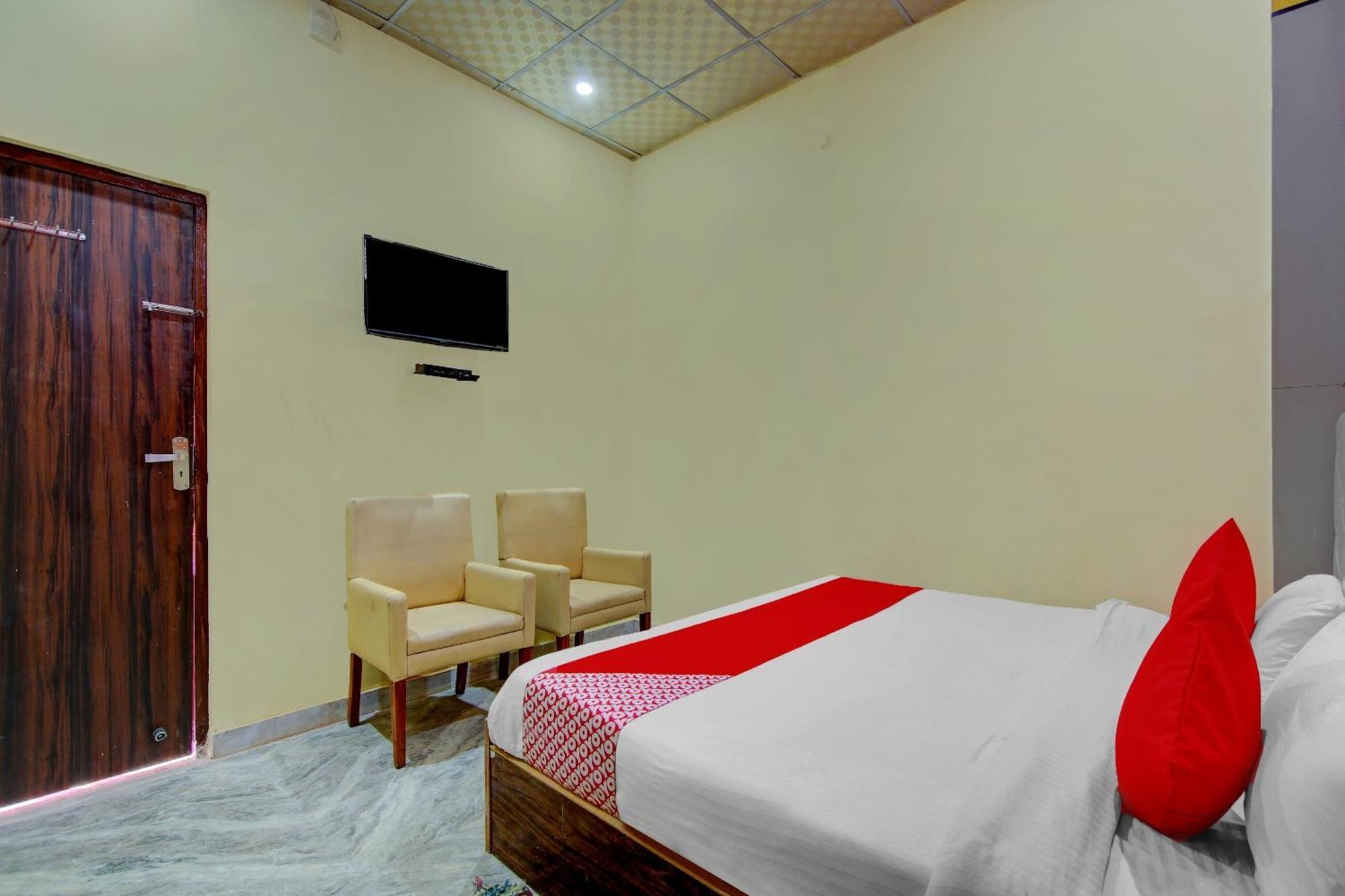 OYO 77381 Hotel Gg Farms Meerut Buitenkant foto